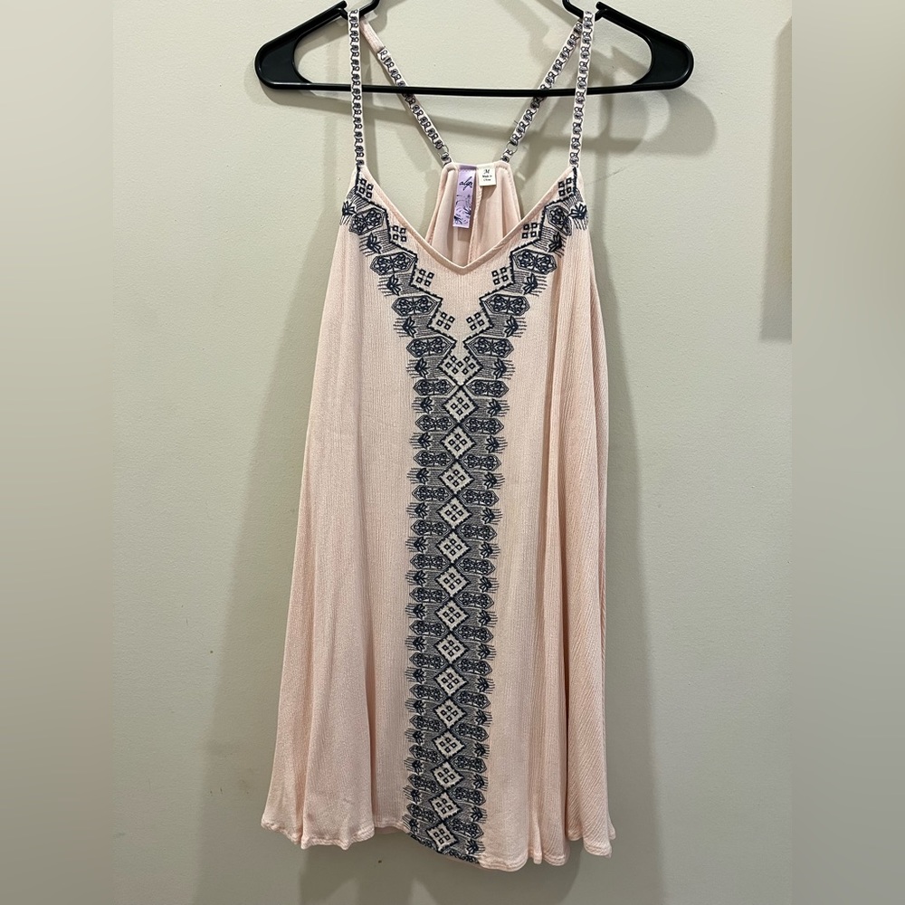 Pink shift dress bought from Francesca’s. Only worn once or twice.